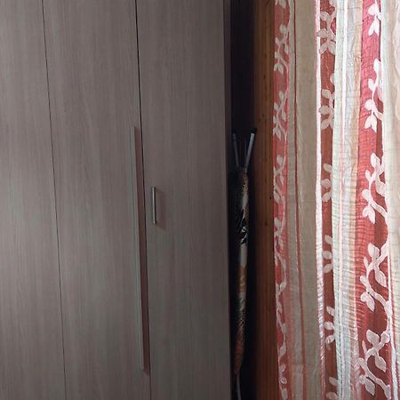 Affitti Brevi Ferrera Bilocale Ilenia 20 Minuti Da Rho Fiera E San Siro Apartamento Bareggio Exterior foto